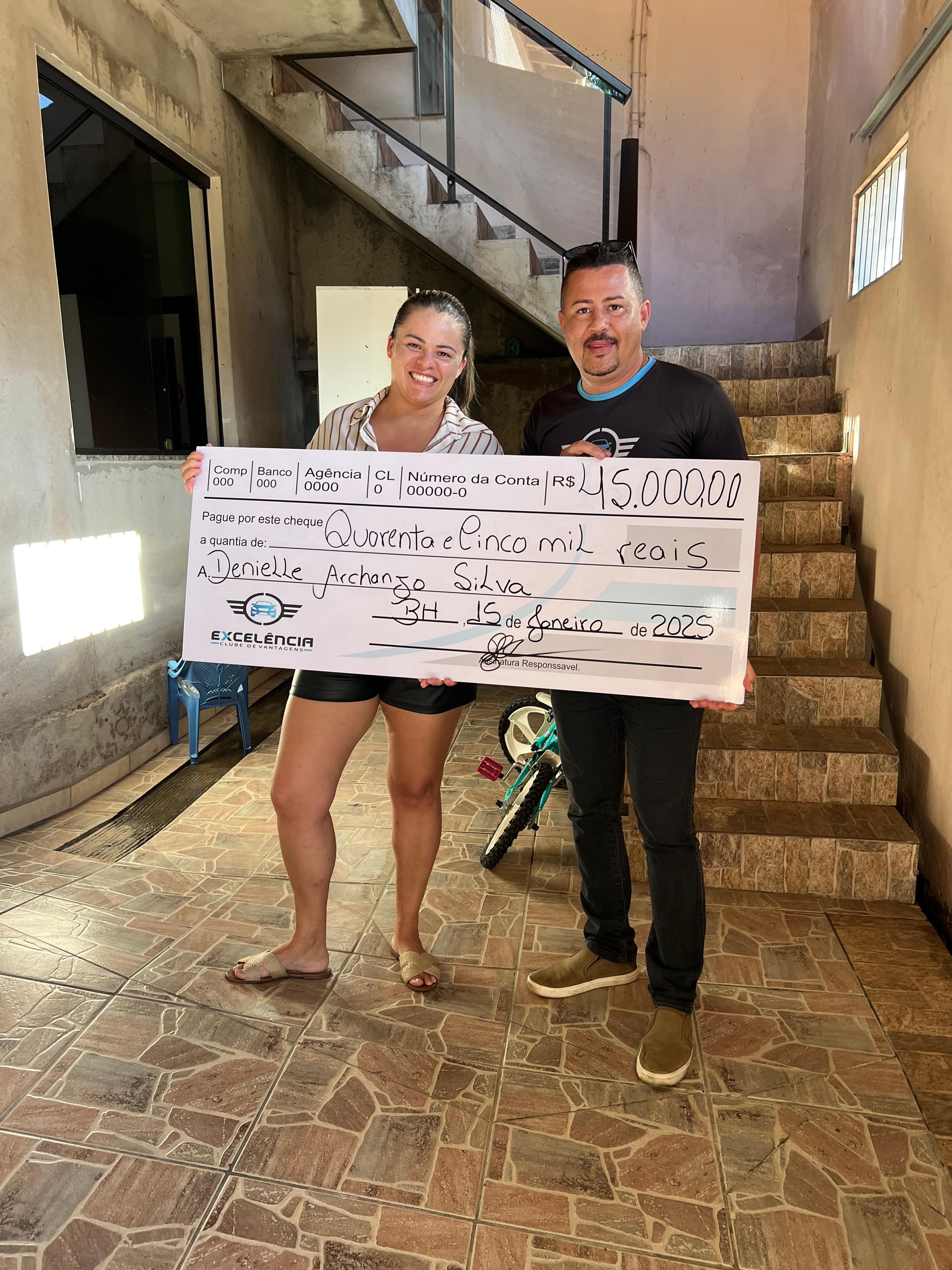 Denielle Archanjo - Cliente Satisfeito